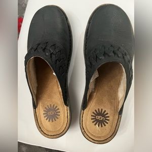 Ugg clogs